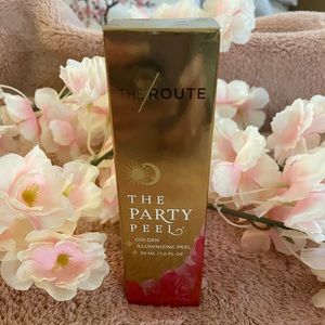 The Route ✨ The Party Peel ✨ Golden Illuminizing Peel.
